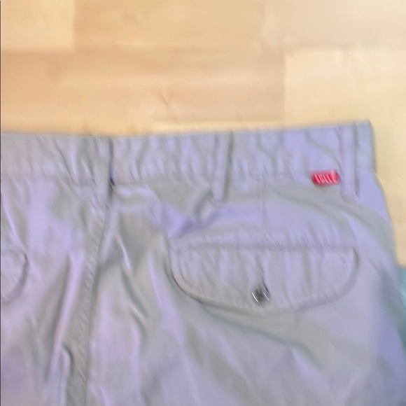 ©️Levi Strauss Gray Cargo Shorts size 36w NWOT - Picture 3 of 5
